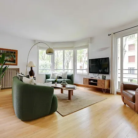 Elegant Parisian -2br 4p- Eiffel Tower