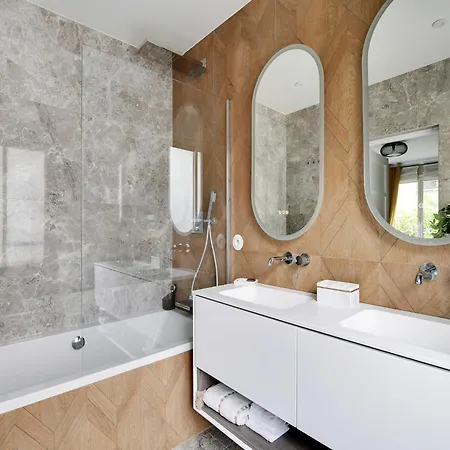 Elegant Parisian -2br 4p- Eiffel Tower Paris