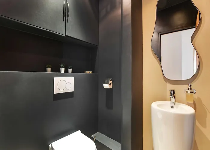 Elegant Parisian -2br 4p- Eiffel Tower Lägenhet *