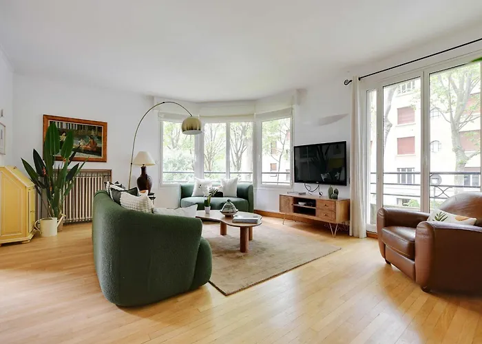 Elegant Parisian -2br 4p- Eiffel Tower