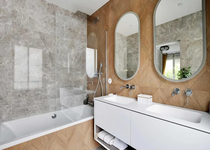 Elegant Parisian -2br 4p- Eiffel Tower Paris