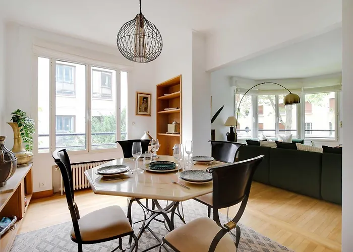 Elegant Parisian -2br 4p- Eiffel Tower アパート