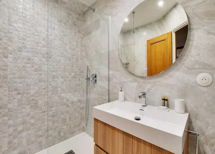 Elegant Parisian -2br 4p- Eiffel Tower パリ